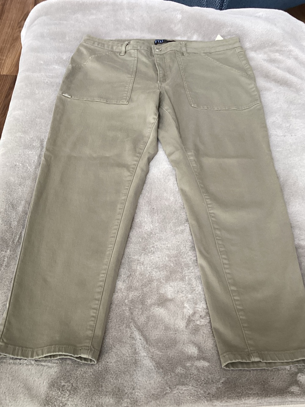 FDJ Womens Ankle Cropped Jeans in Olive Green